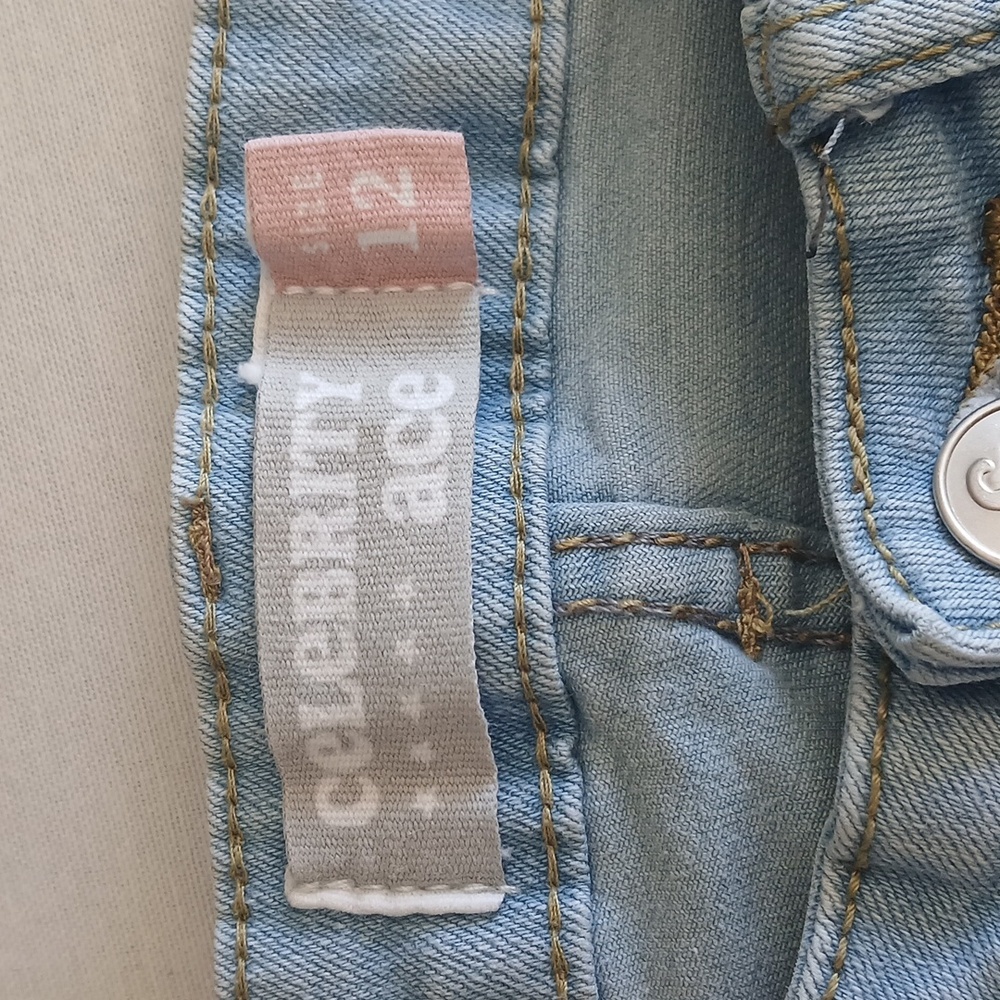 Celebrity  Light Blue Cropped Jeans with Distressed Hem Size 12 - Picture 2 of 8